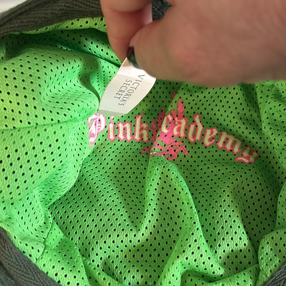 PINK Victoria’s Secret Olive Hat-NWT-one size - Picture 10 of 10